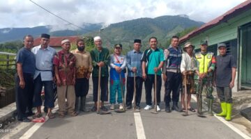 Forkopimcam Blangpegayon Gelar Jum’at Bersih Ketiga  Di Kampung Kong